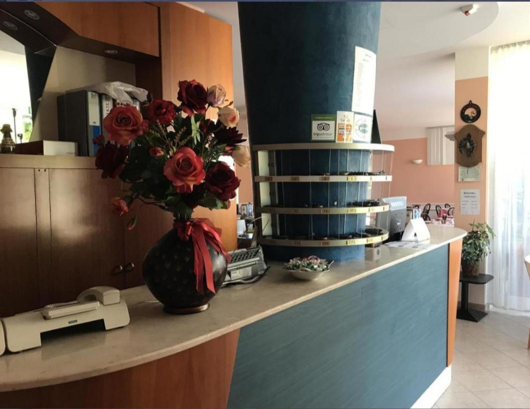 Hotel Villa Vera Rimini Eksteriør bilde