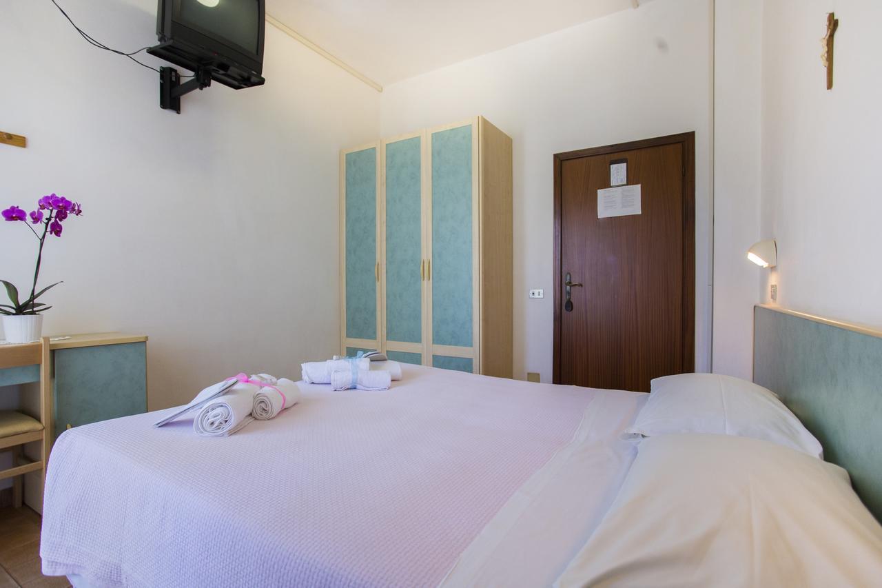 Hotel Villa Vera Rimini Eksteriør bilde