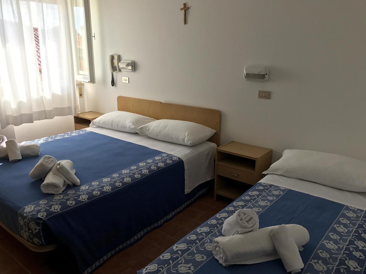 Hotel Villa Vera Rimini Eksteriør bilde